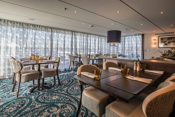 Riviera Travel MS George Eliot Bistro 0.jpg